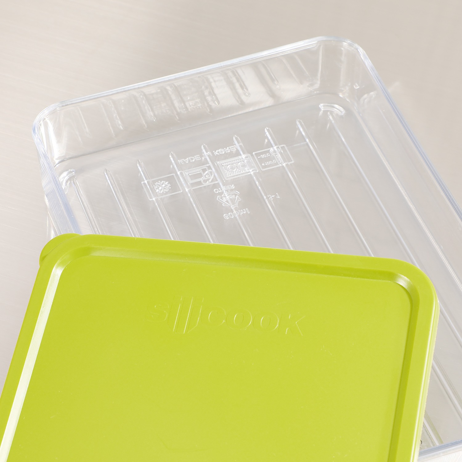 ビバライズ ビバ　フラットフラット 保存容器　同色８個セット