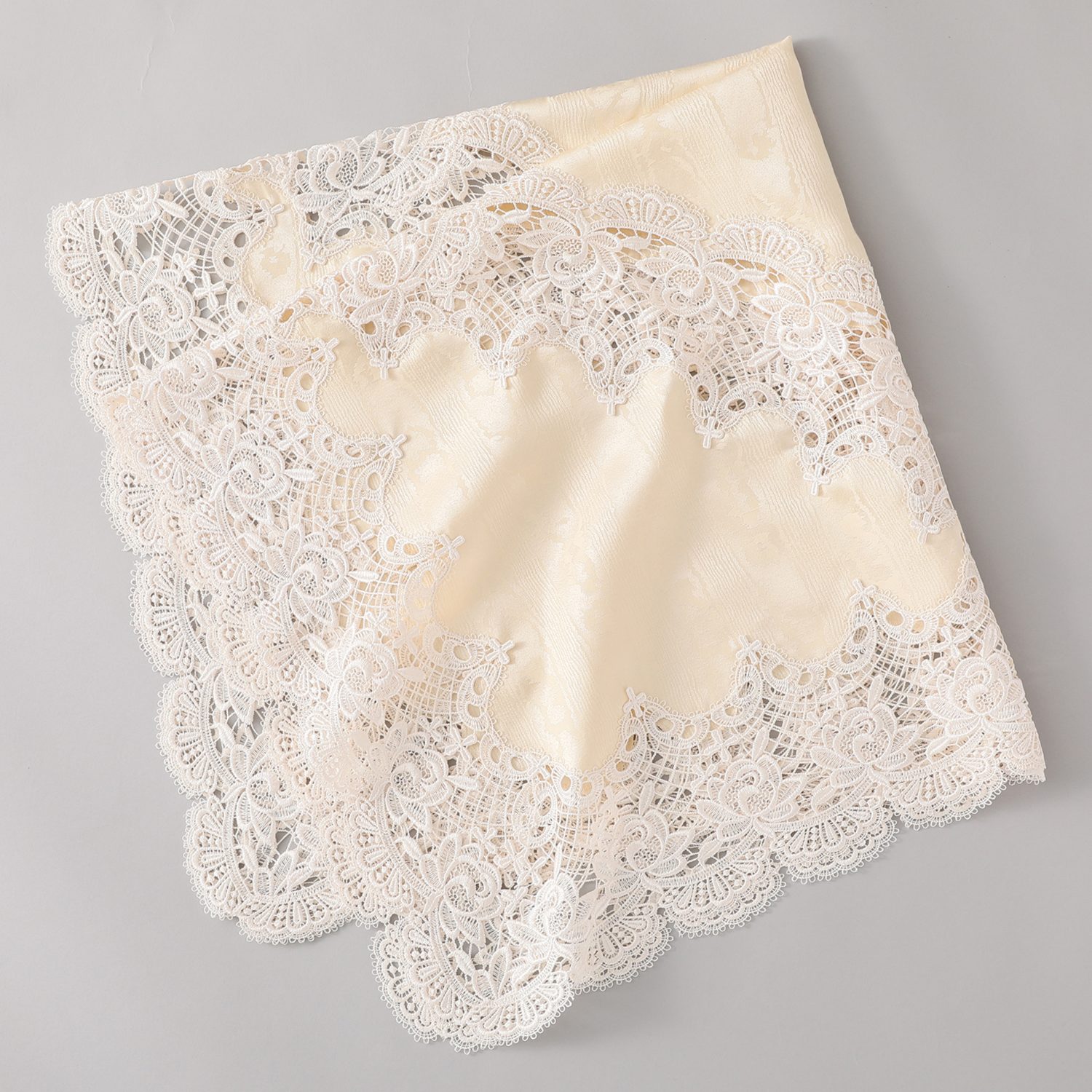 ラ　ルイス モアレ柄ジャガード＆ギュピールレース トップクロス