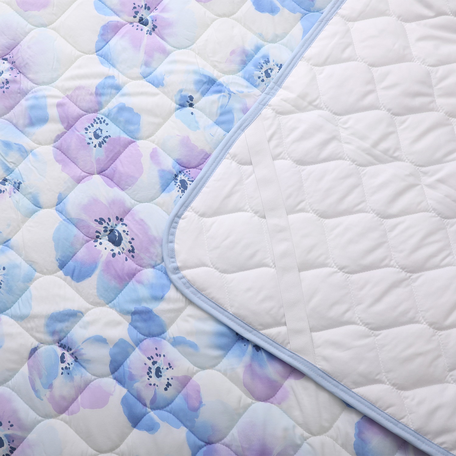 ＜ダブル＞西川 しっとりなめらか 消臭ひんやり敷きパッド 