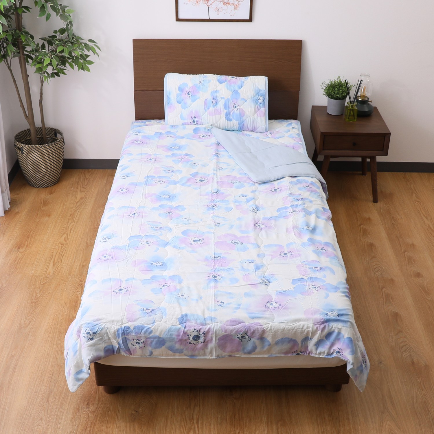 ＜シングル＞西川 レーヨン＆コットンガーゼ リバーシブル 消臭ひんやりキルトケット