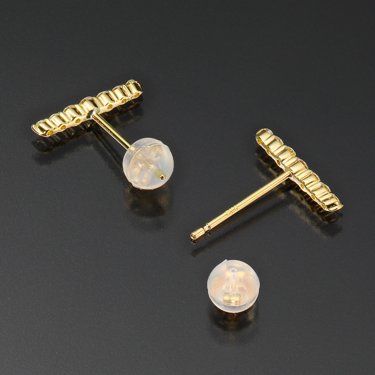 プラチナストーリー ０．２カラットＵＰ ダイヤモンド ラインデザインピアス