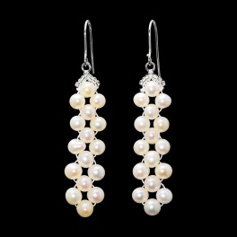 ペレフェリーク
淡水パール
編み込みデザイン
スウィング
ピアス／イヤリング