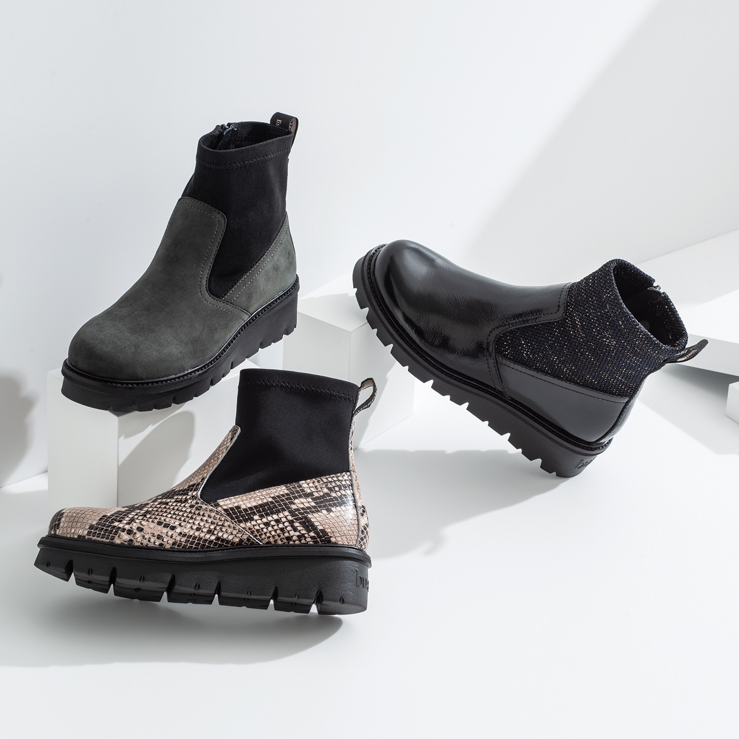 ブソラ 軽量厚底 レザーショートブーツ