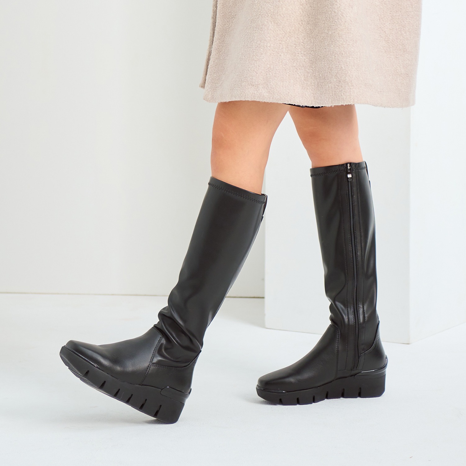 ブソラ ストレッチ切替 軽量ロングブーツ