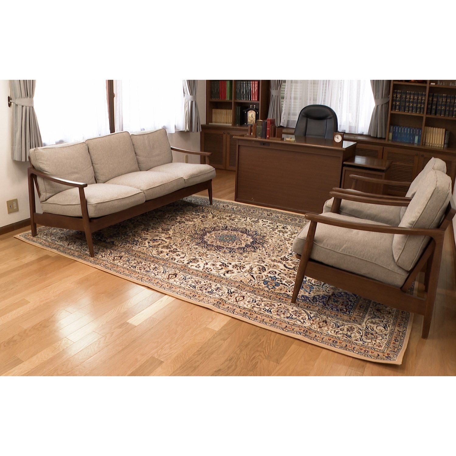 ＜２１０×３１０ｃｍ＞イタリア製 ペルシャンデザイン カーペット “ナイン” 