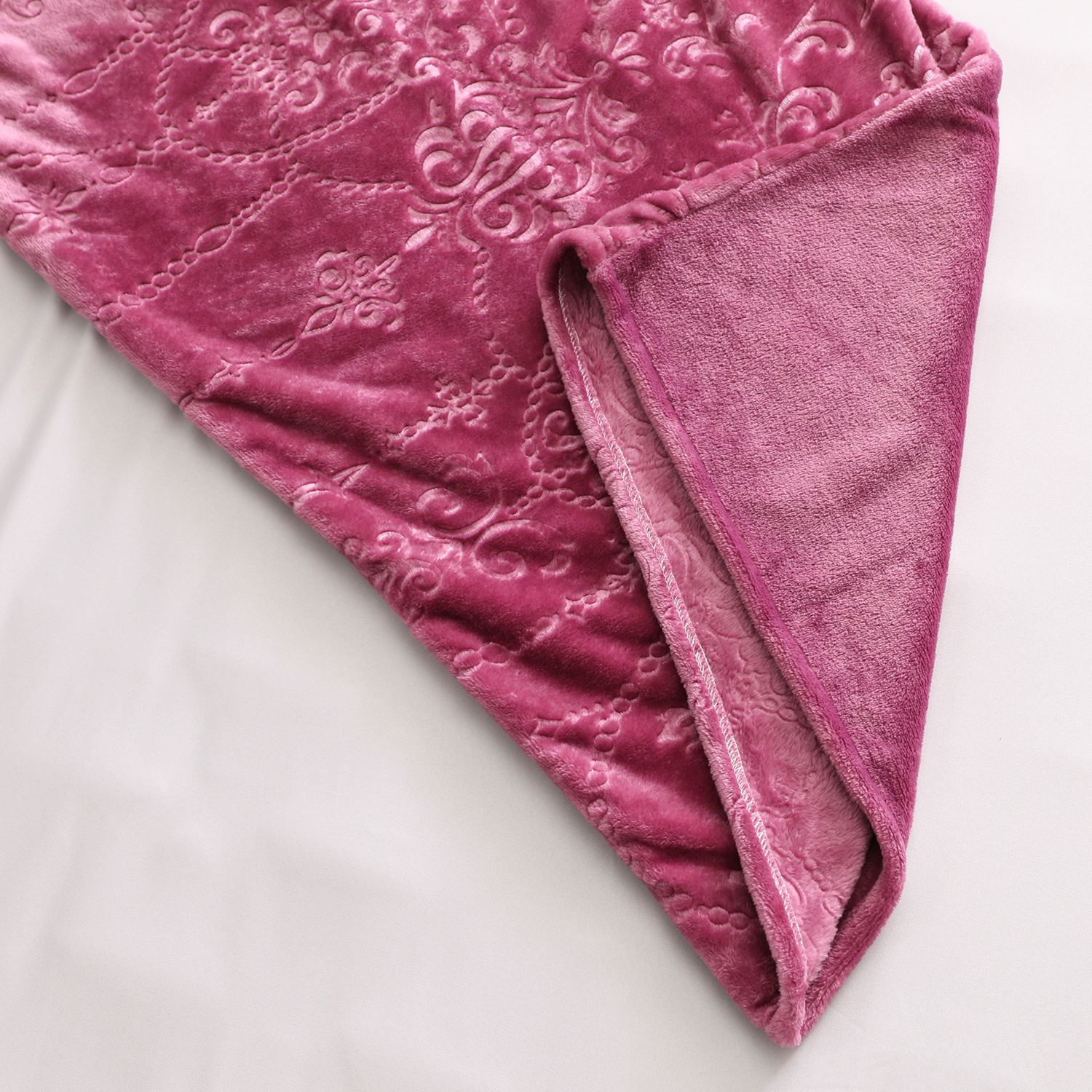 西川 あったか吸湿発熱 ウォームラヴ ピローケース同色２枚組