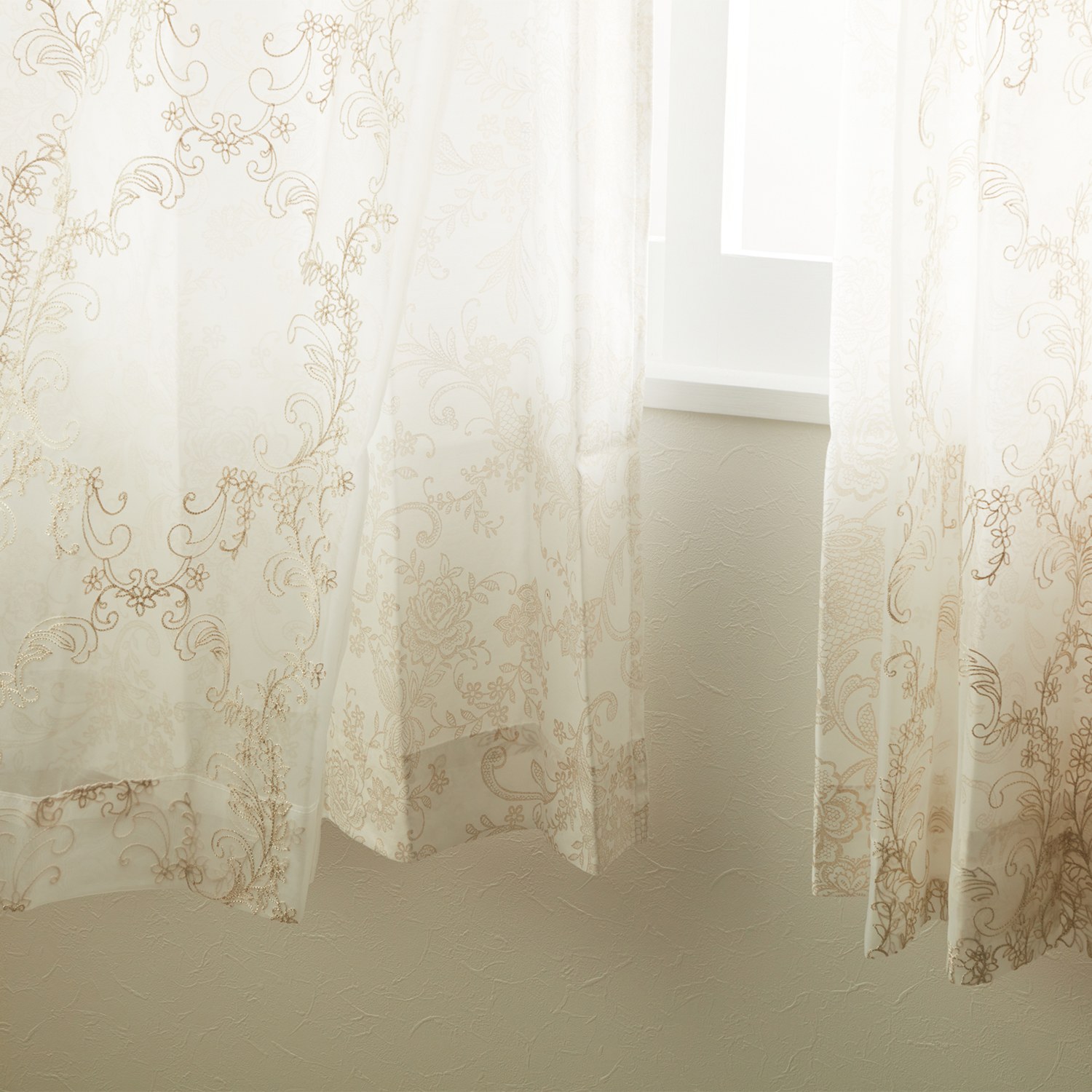 ＜１００×１７６ｃｍ＞ドレッシー ＵＶカット箔プリント生地＆ラメ刺しゅう入り オーガンジー 二重レースカーテン２枚組 