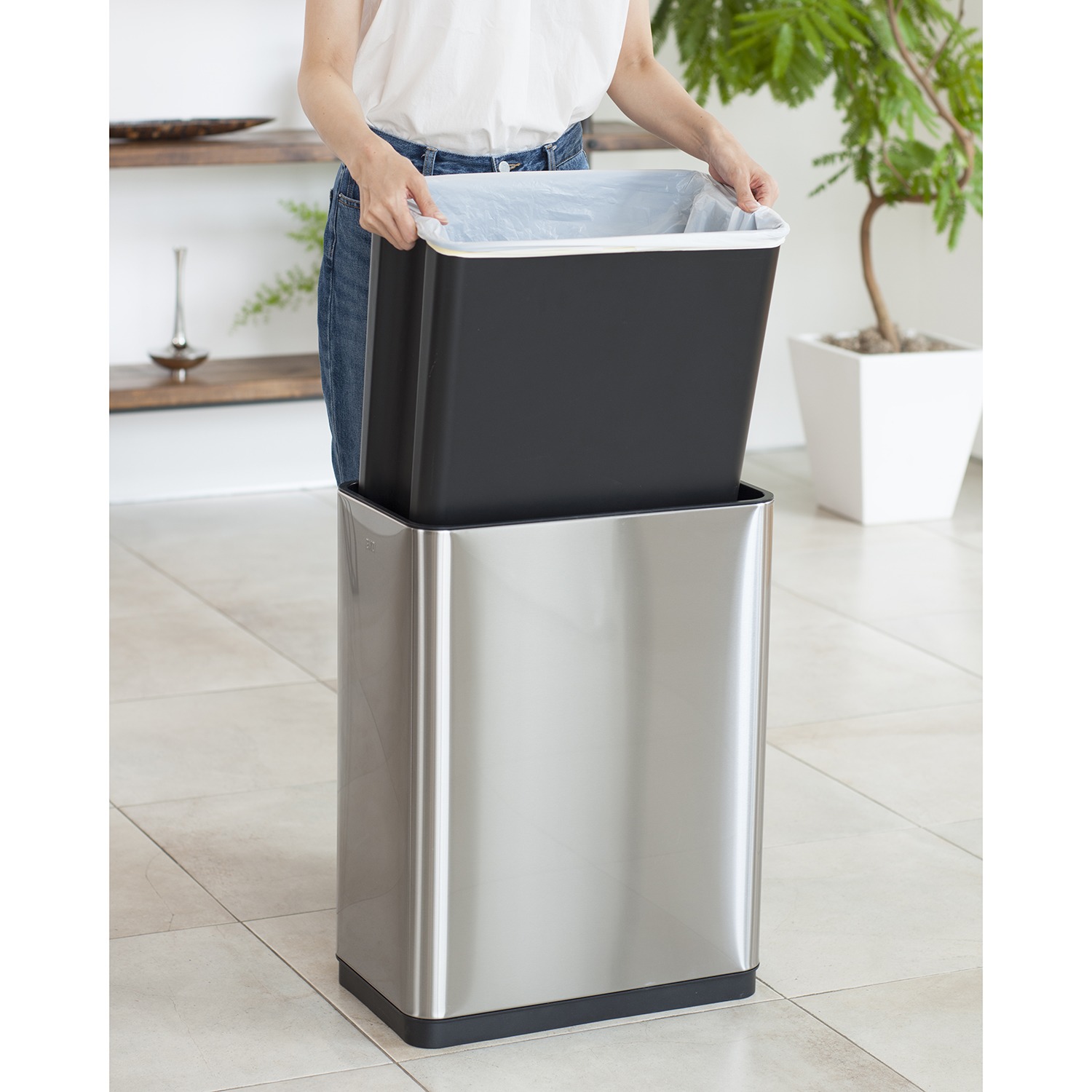 ＜４５Ｌ＞ＥＫＯ 手をかざして自動開閉！ ステンレスセンサーゴミ箱 デラックスファントム センサービン 