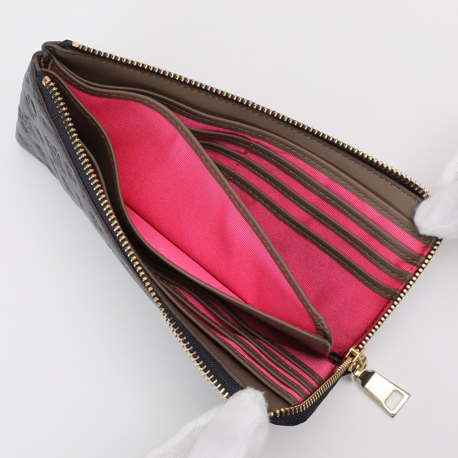 クリスチャン　オリビエ モノグラム型押しレザー Ｌ字型ファスナー 横長ウォレット