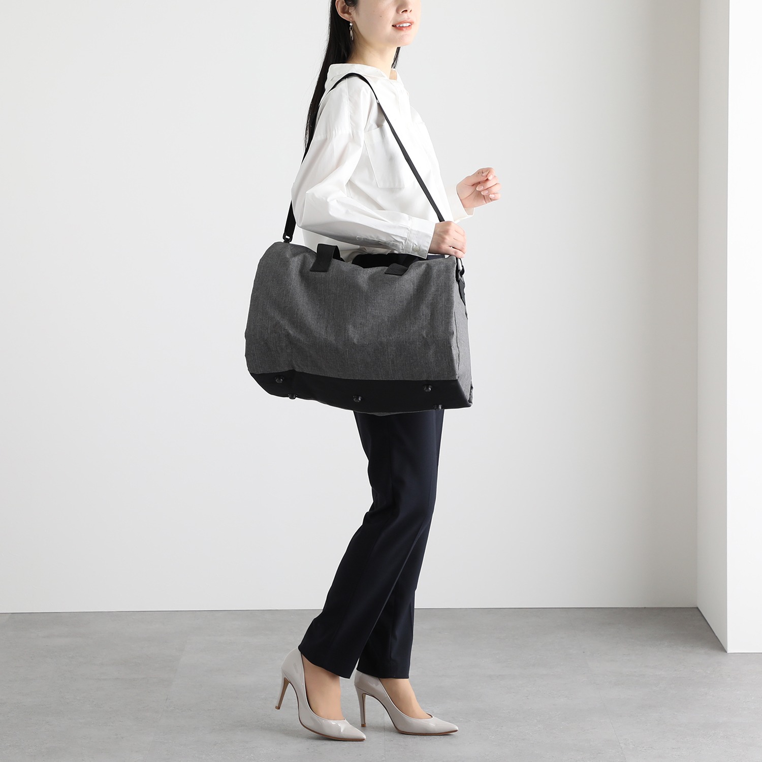 ７つのポケットで仕分けて すっきり大容量収納！ 着物も入る フォーマル洋服バッグ