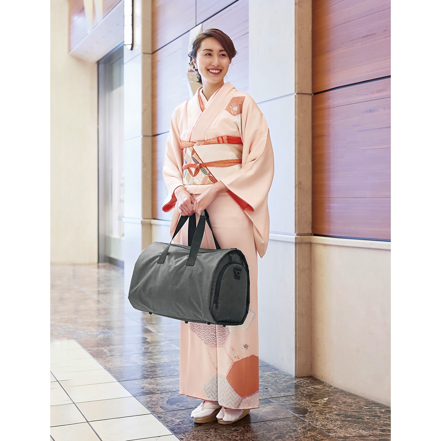 ７つのポケットで仕分けて すっきり大容量収納！ 着物も入る フォーマル洋服バッグ