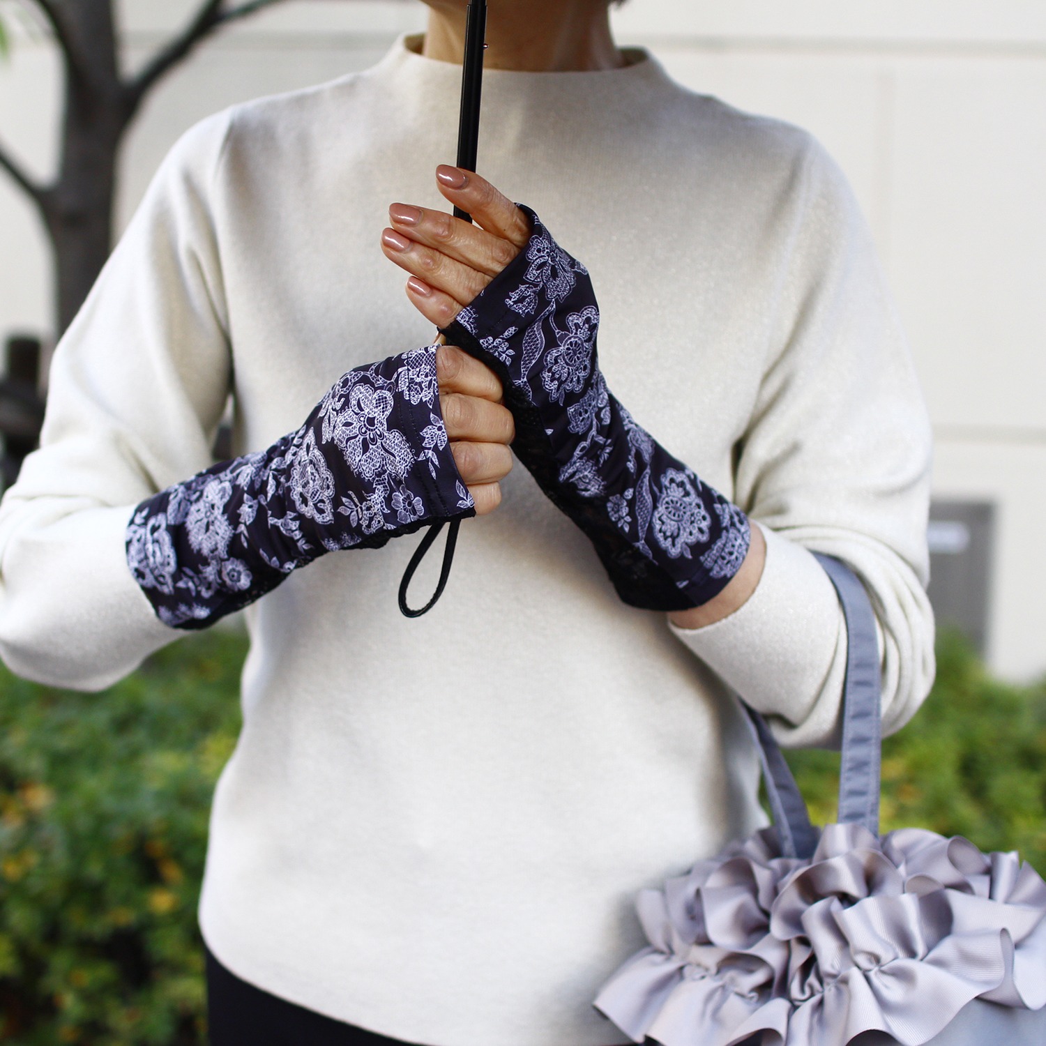 ジュエルレース バイ　ブルーミング ＵＶカット＆接触冷感 レースアームカバー ２組セット