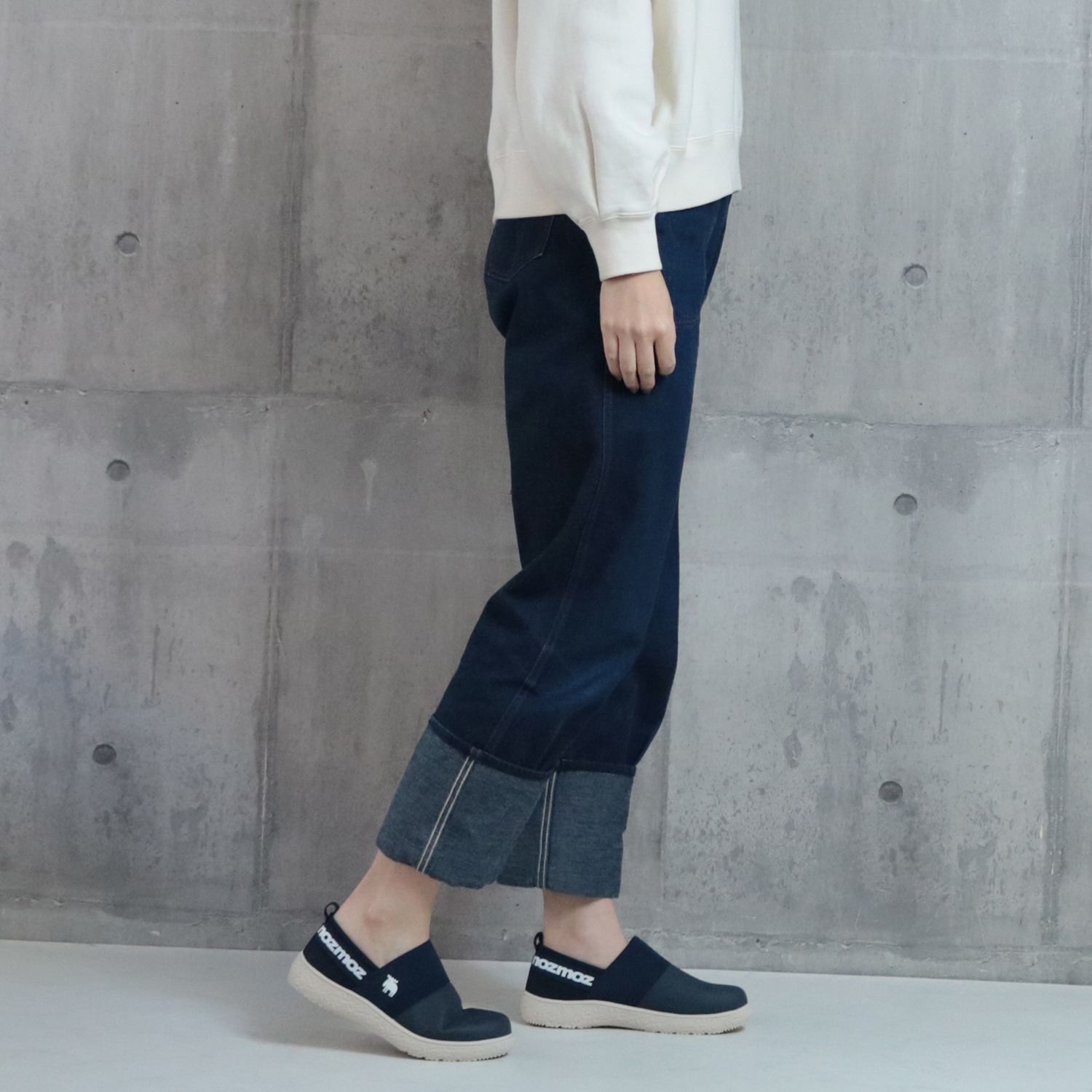 モズ 超軽量 ゴムフィットデザイン スリッポン