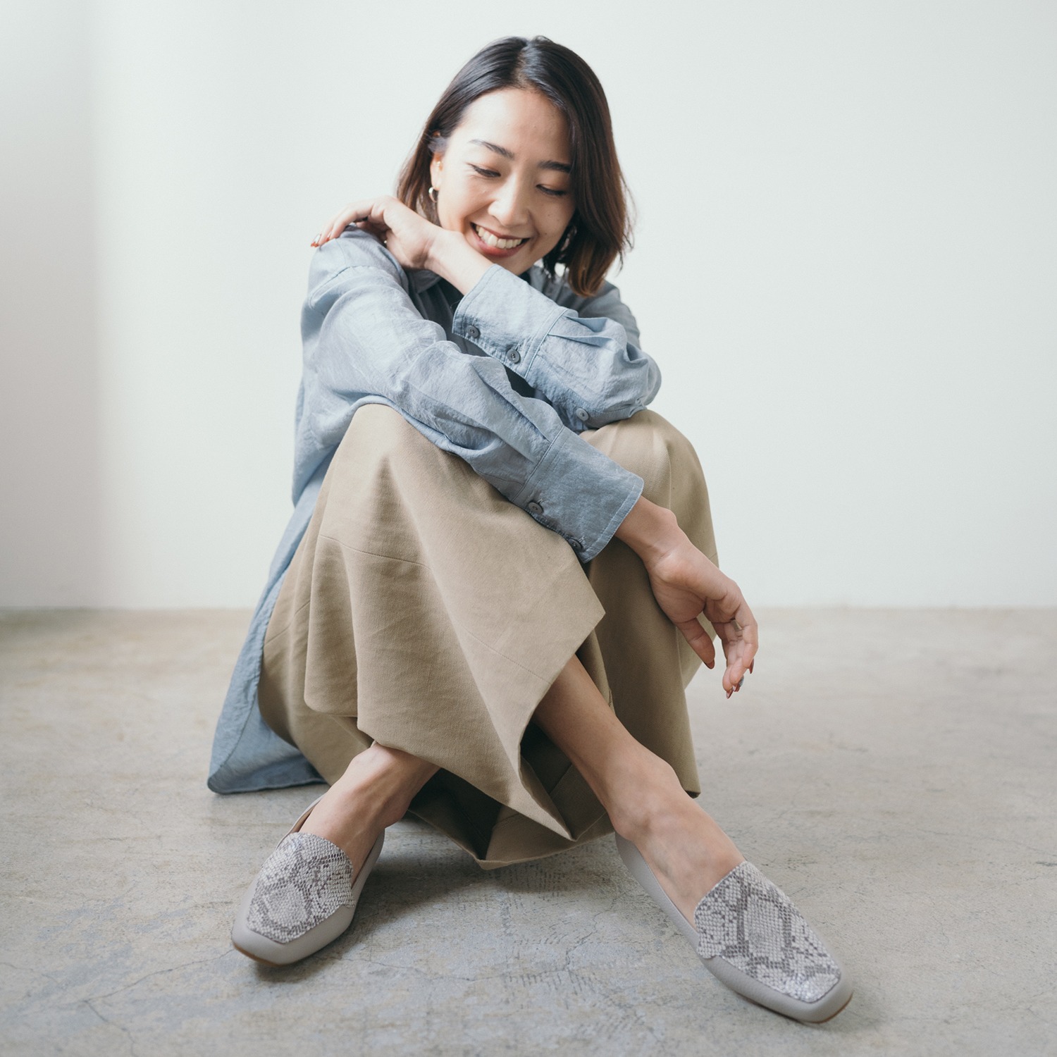 シェルシェエトワール 日本製牛革柔らか仕立て あか抜けモカシン ローヒールパンプス