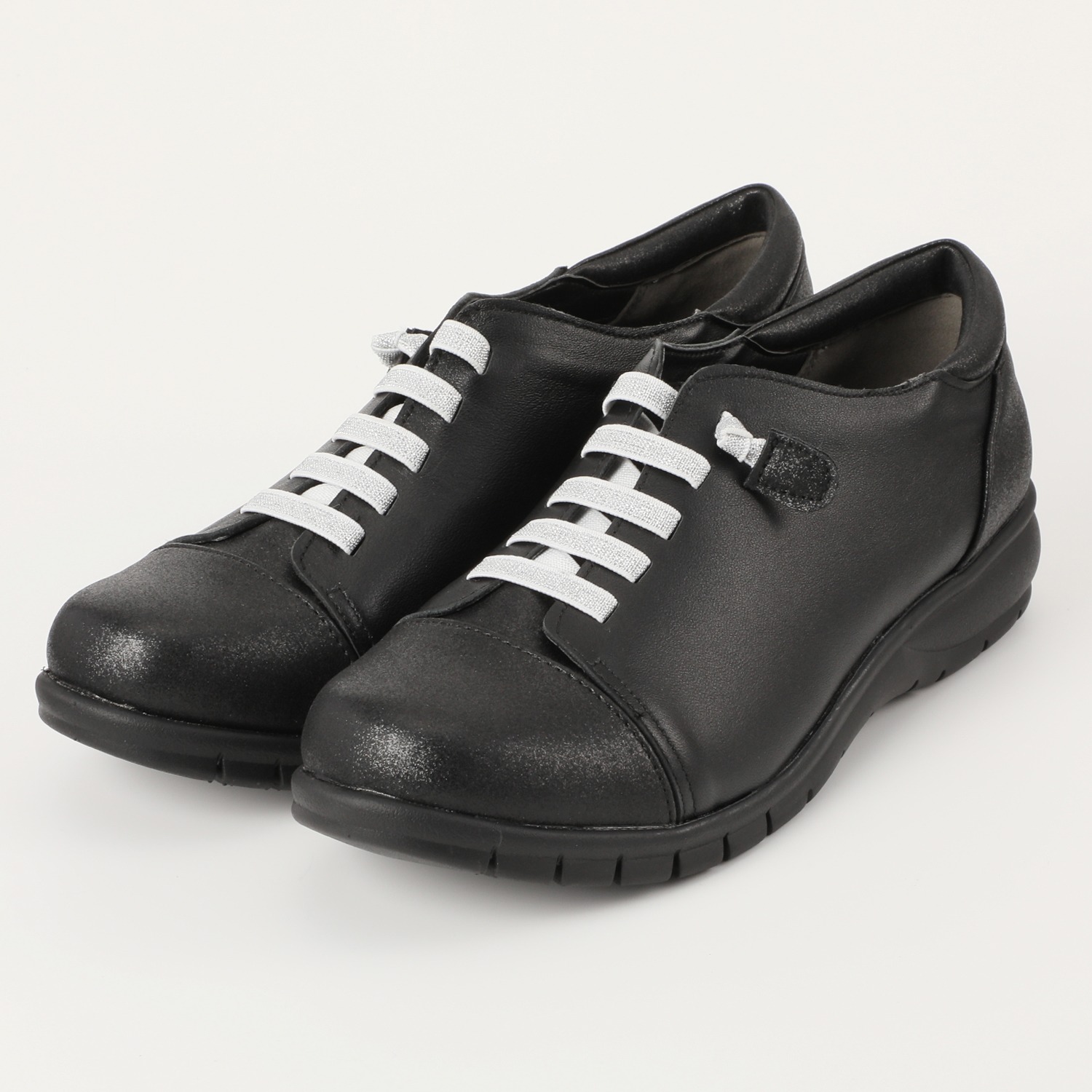 ブランコワール ジャパンメイド 羊革 軽量スニーカー