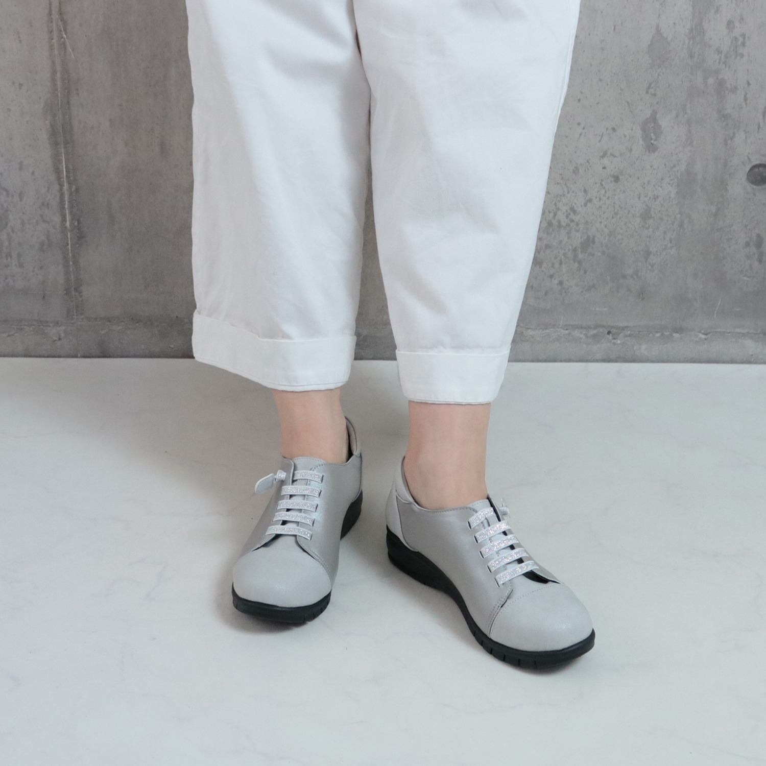 ブランコワール ジャパンメイド 羊革 軽量スニーカー