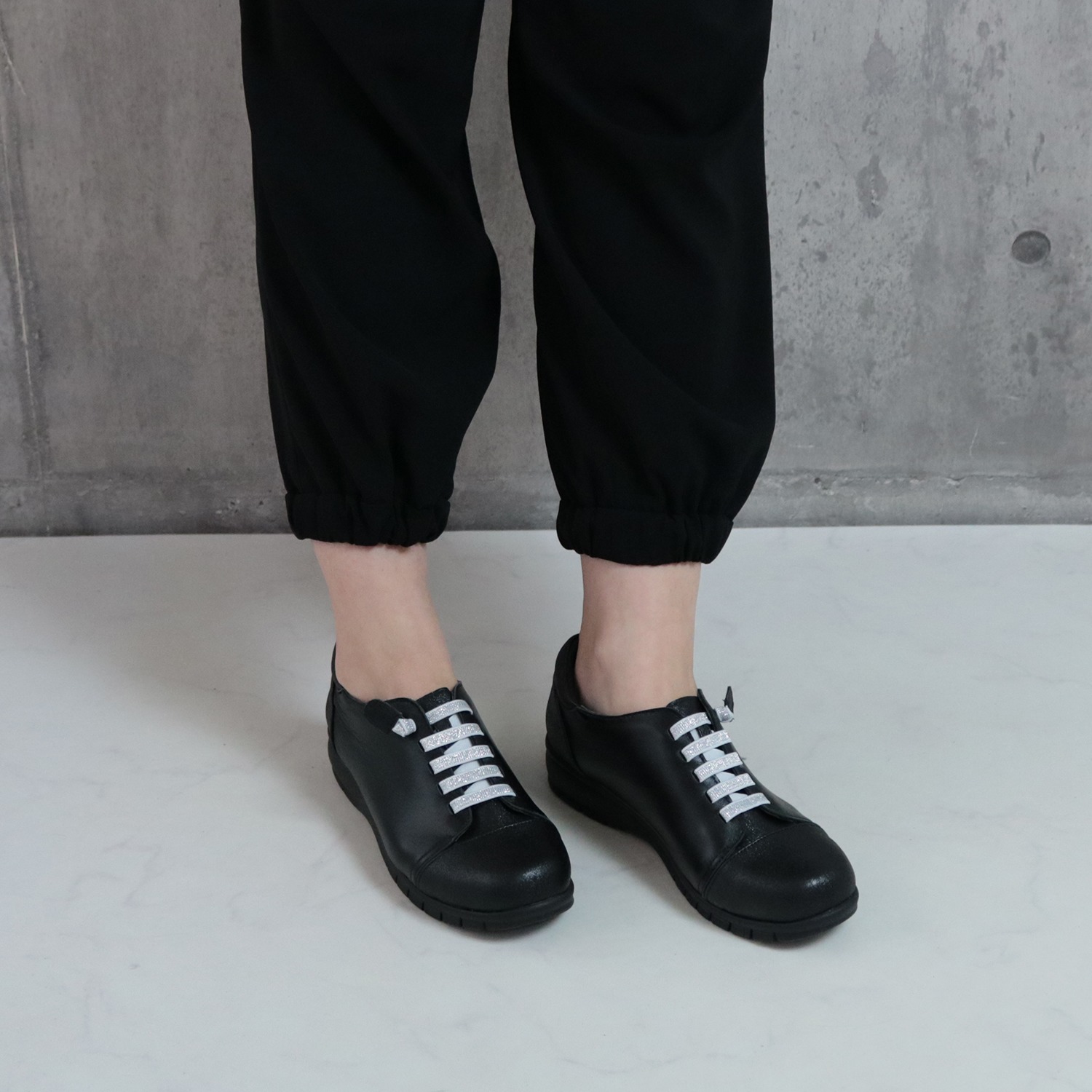 ブランコワール ジャパンメイド 羊革 軽量スニーカー