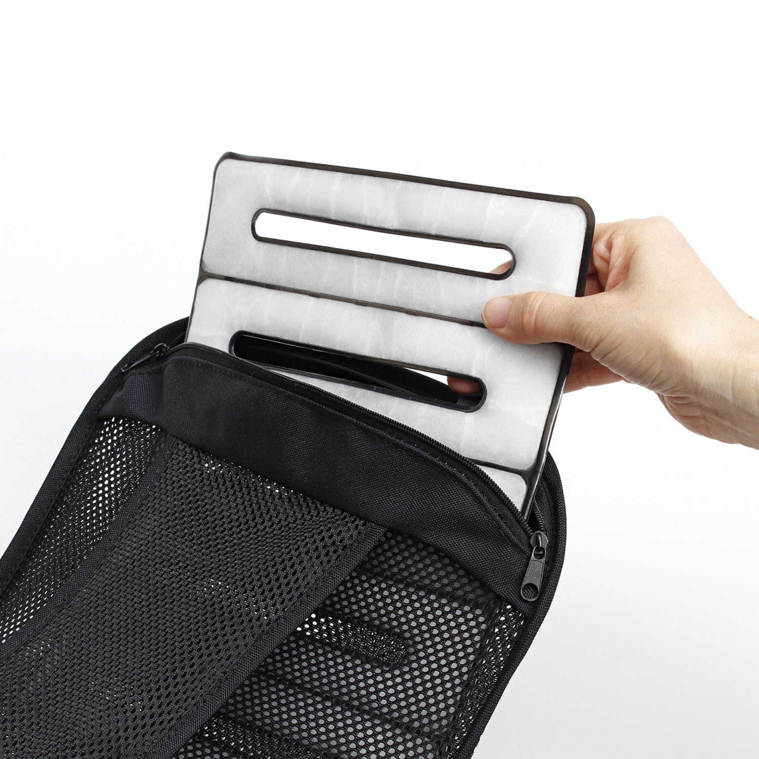 リュックに取り付けて 蒸れやすい背中を快適に！ ＣＯＯＬＯＯＰ アイスメッシュフレーム