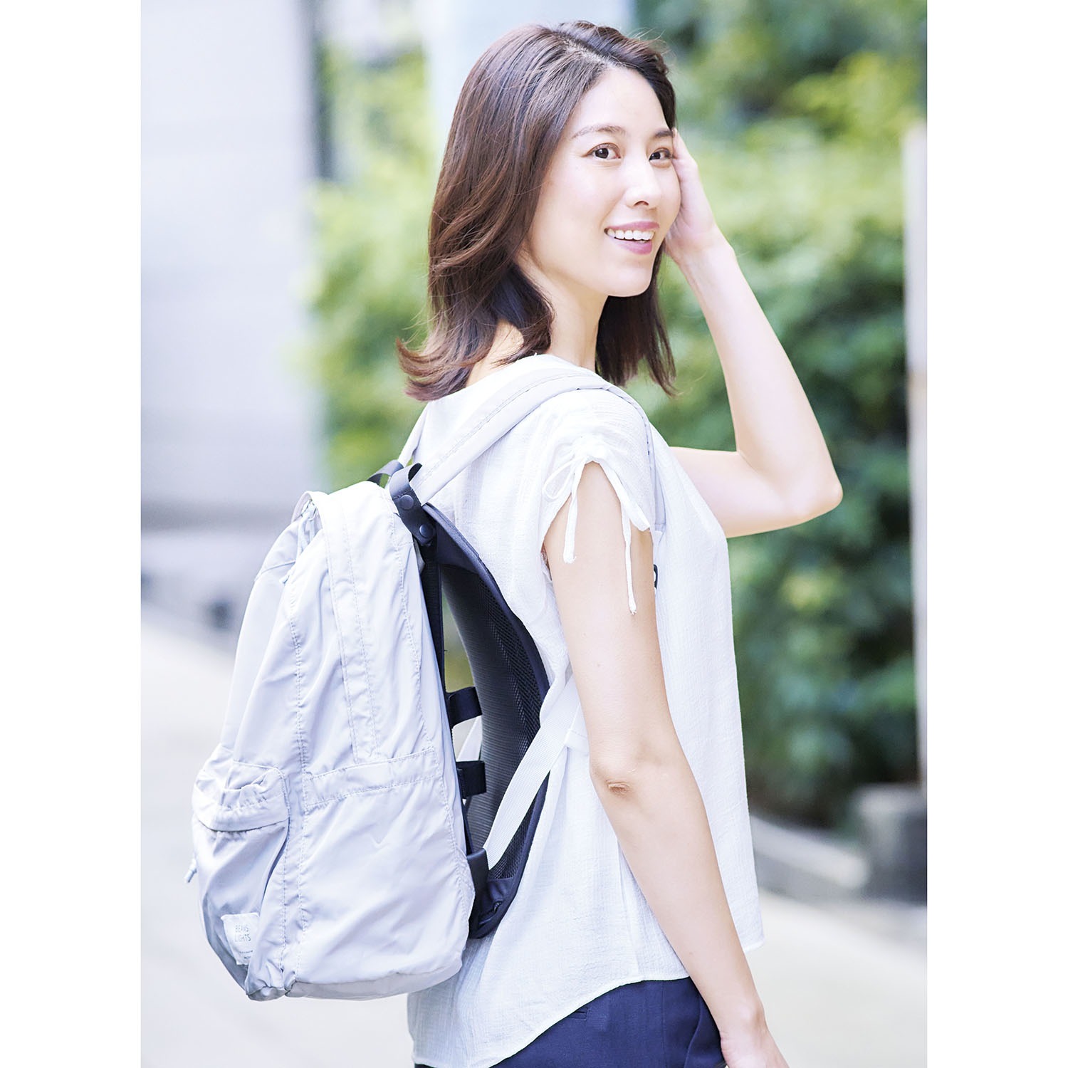 リュックに取り付けて 蒸れやすい背中を快適に！ ＣＯＯＬＯＯＰ アイスメッシュフレーム