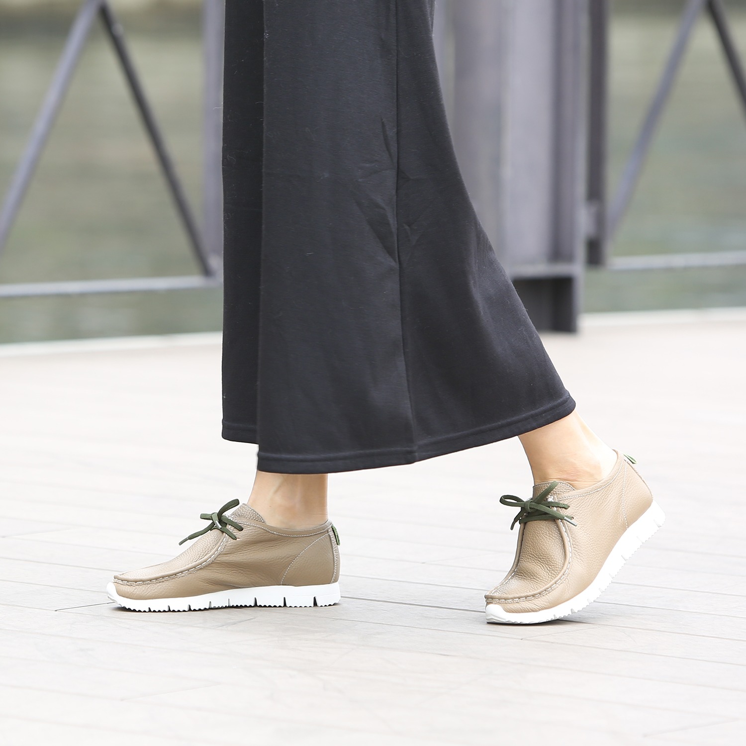 アルイトウ マストロット社製 イタリアンレザー レースアップデザイン 軽量モカシンシューズ