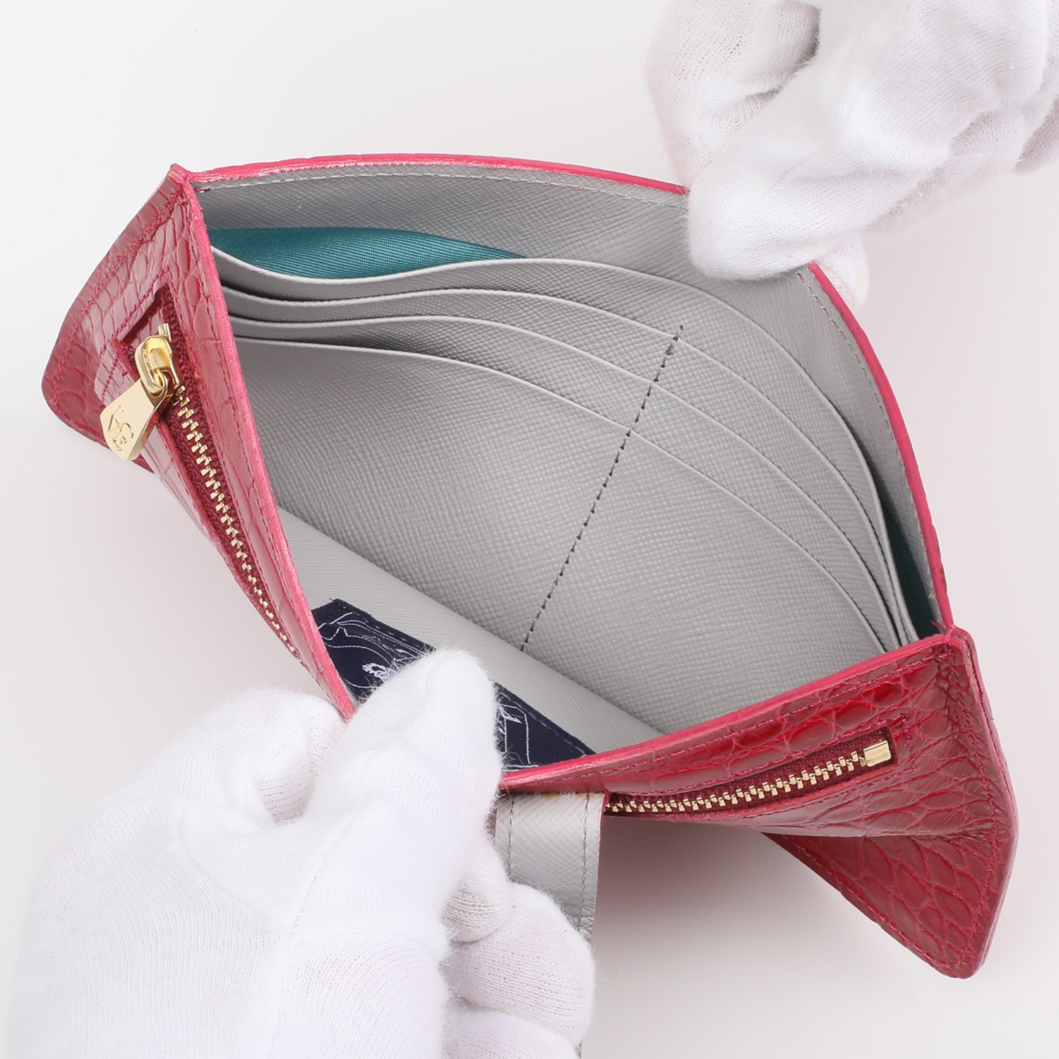 エーディーエムジェイ ＴＨＥ　ＢＥＥ 牛革クロコダイル型押し フラットウォレット