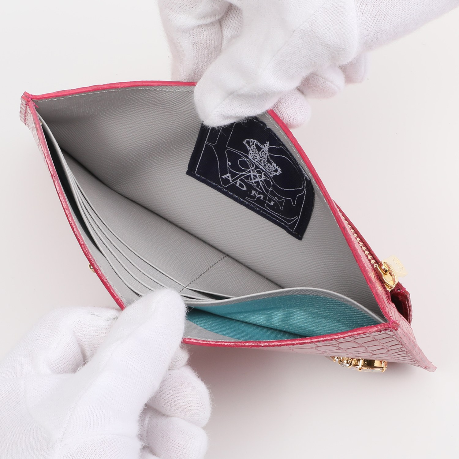 エーディーエムジェイ ＴＨＥ　ＢＥＥ 牛革クロコダイル型押し フラットウォレット