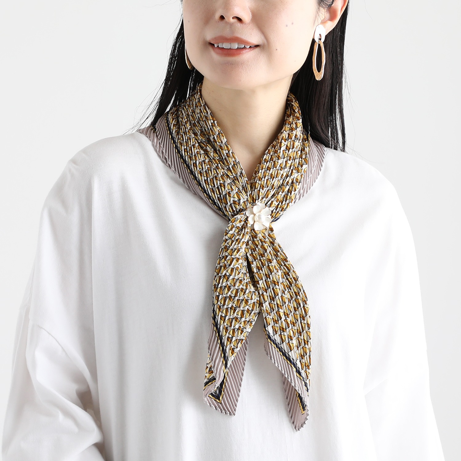 ドンナルマ クリップ付 しわになりにくい ワンタッチスカーフ ＜約６３×９０ｃｍ＞