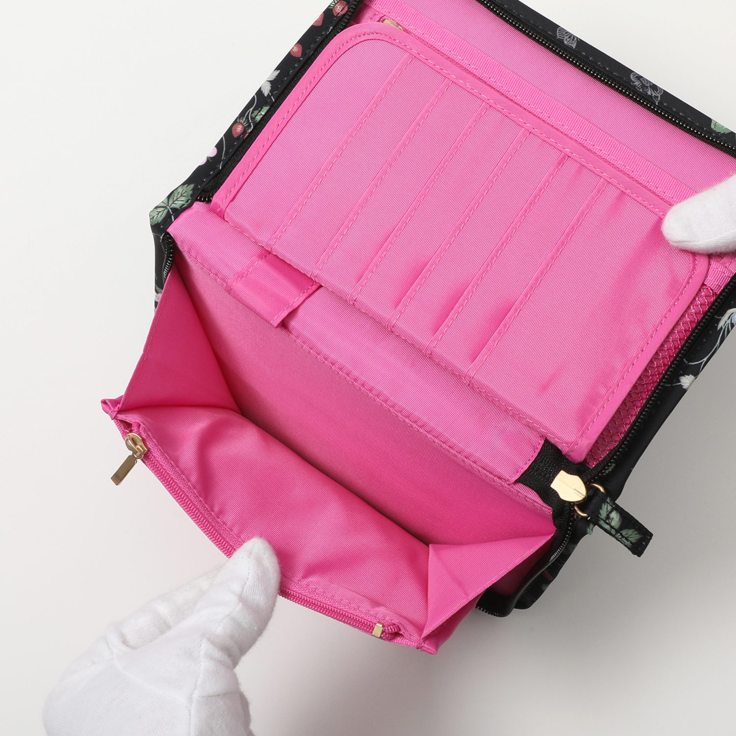 ウェッジウッド ワイルドストロベリー お薬手帳マルチケース＆コインパスケース