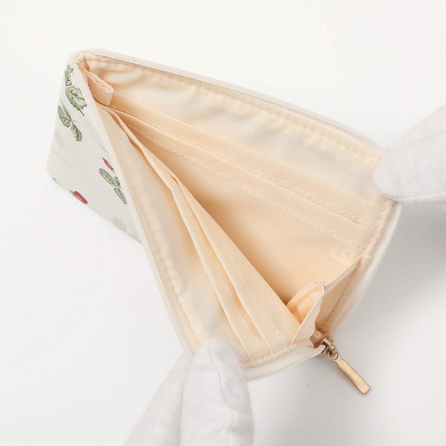 ウェッジウッド ワイルドストロベリー お薬手帳マルチケース＆コインパスケース