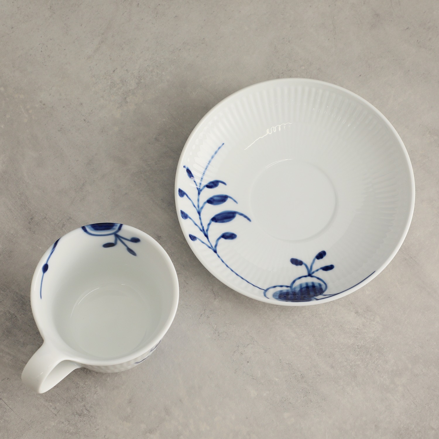 ロイヤル　コペンハーゲン ブルーフルーテッド　メガ ハイハンドル カップ＆ソーサー スプーン付