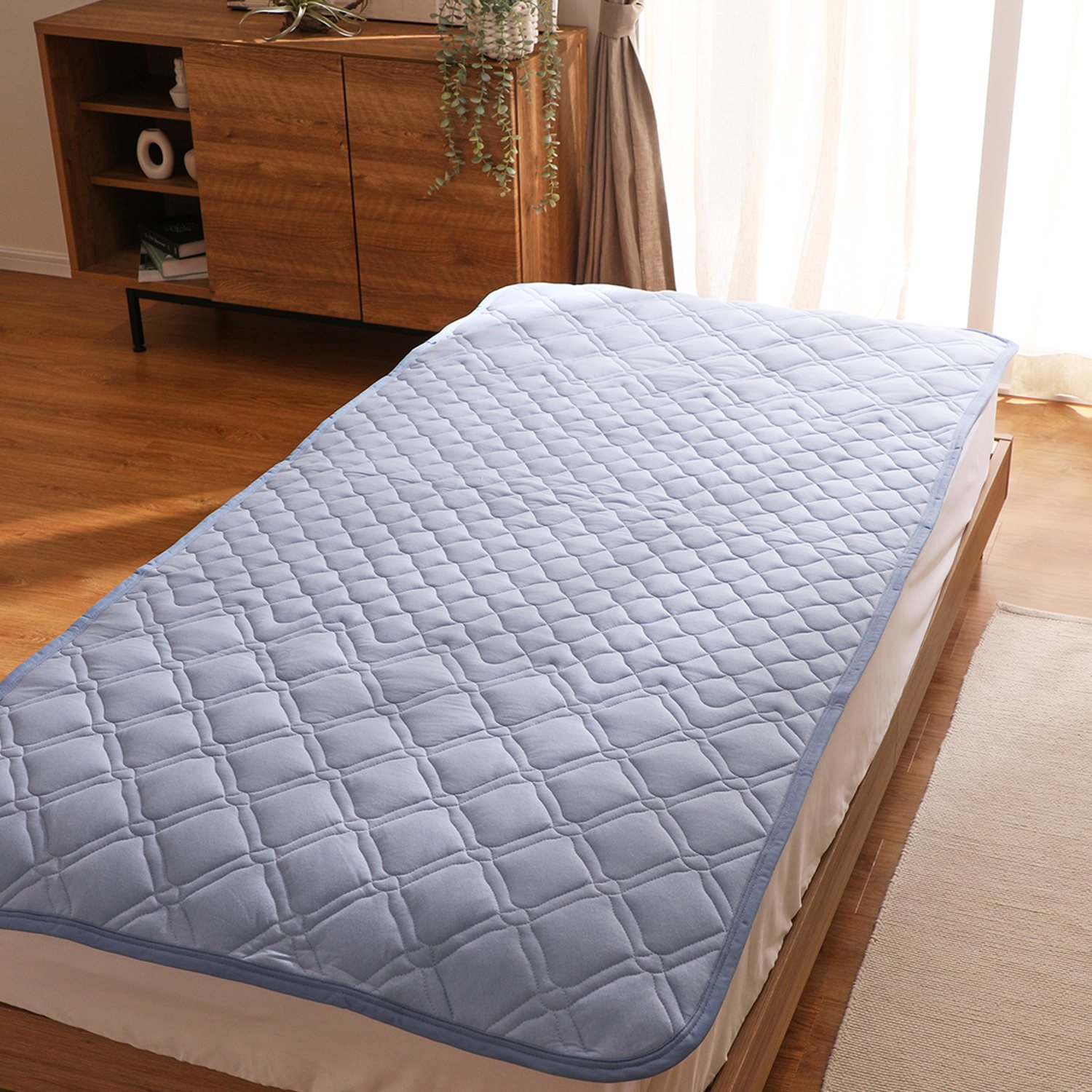 ＜シングル＞マジカルドライ 防ダニ加工わた入り 除湿・消臭 敷きパッド 