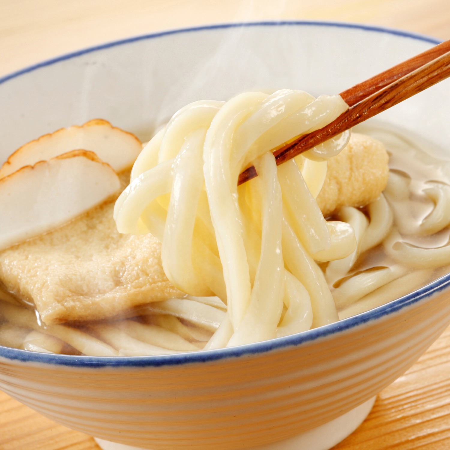 国産小麦使用 本場さぬきの 大きなジューシー きつねうどん