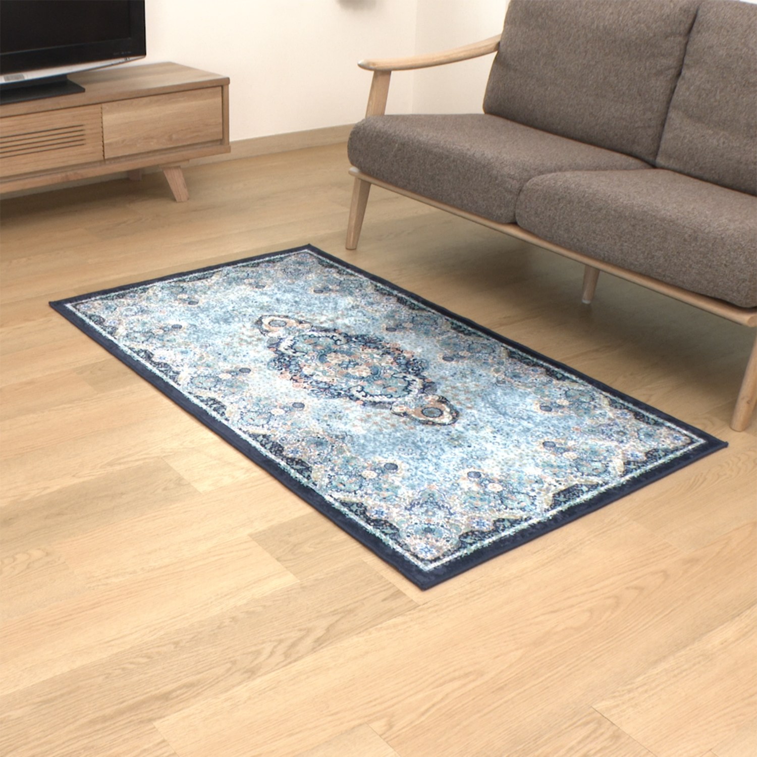 ＜８０×１４０ｃｍ＞ お手入れ簡単 洗える！さわやか シルクタッチカーペット “シャトレーン”