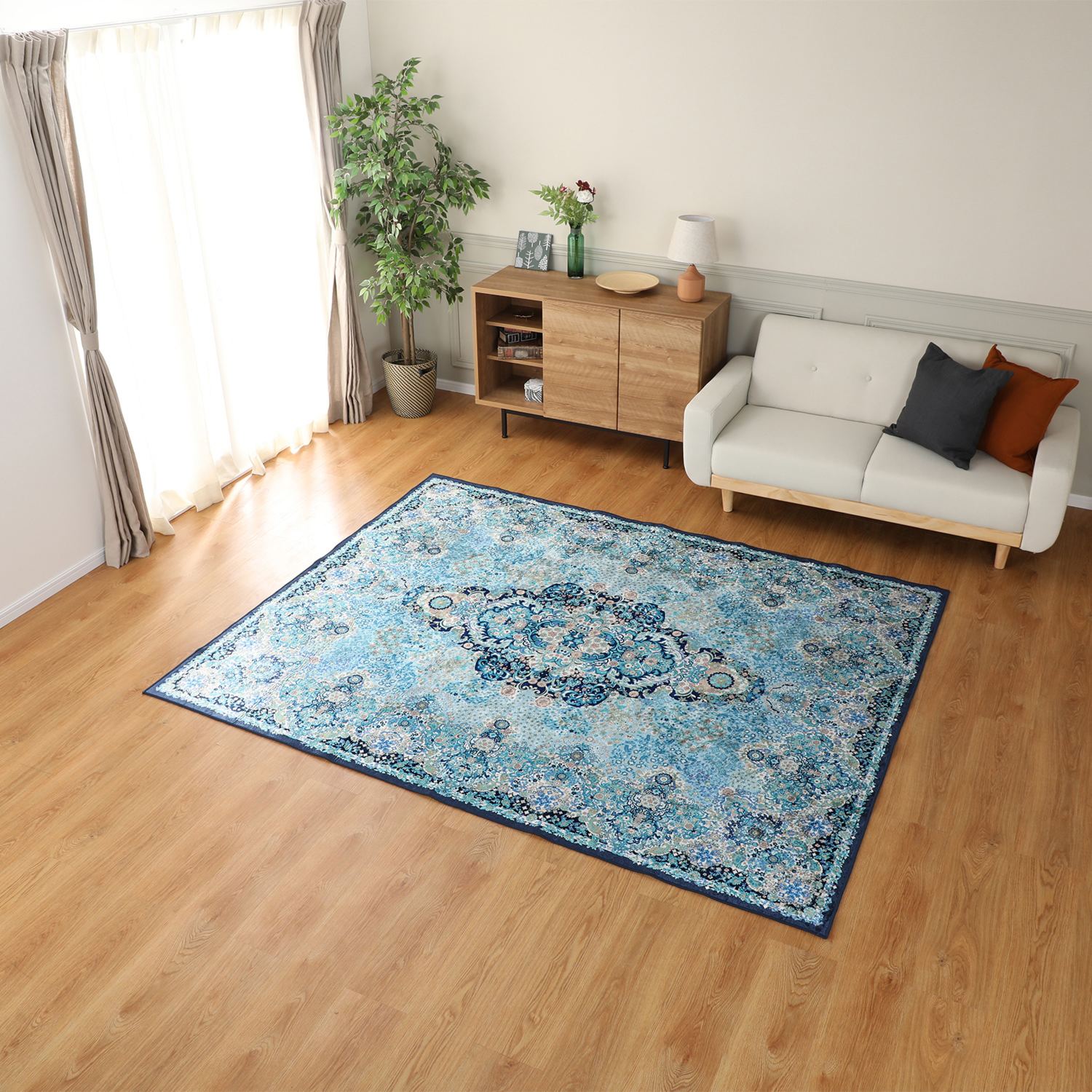 ＜１９０×２４０ｃｍ＞ お手入れ簡単 洗える！さわやか シルクタッチカーペット “シャトレーン”