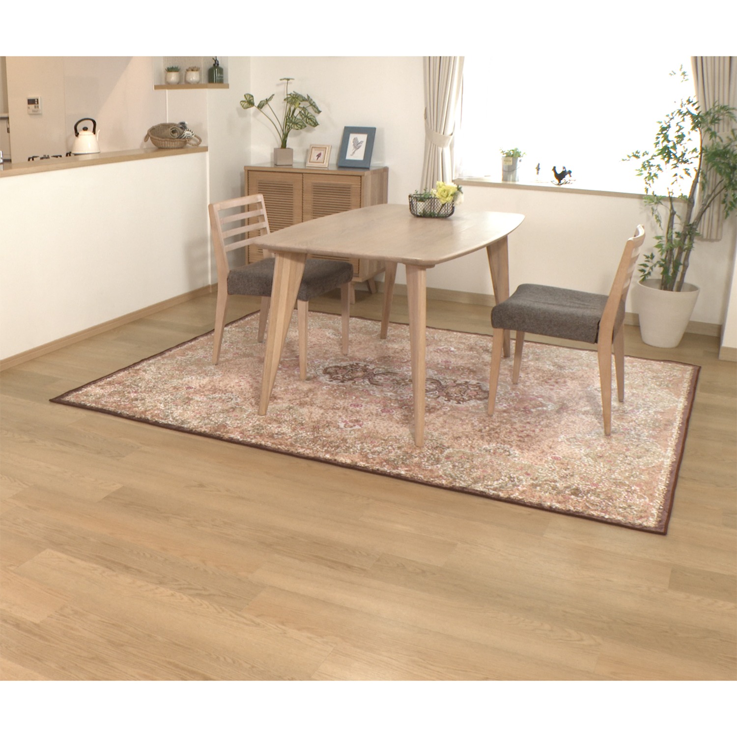 ＜１９０×２４０ｃｍ＞ お手入れ簡単 洗える！さわやか シルクタッチカーペット “シャトレーン”