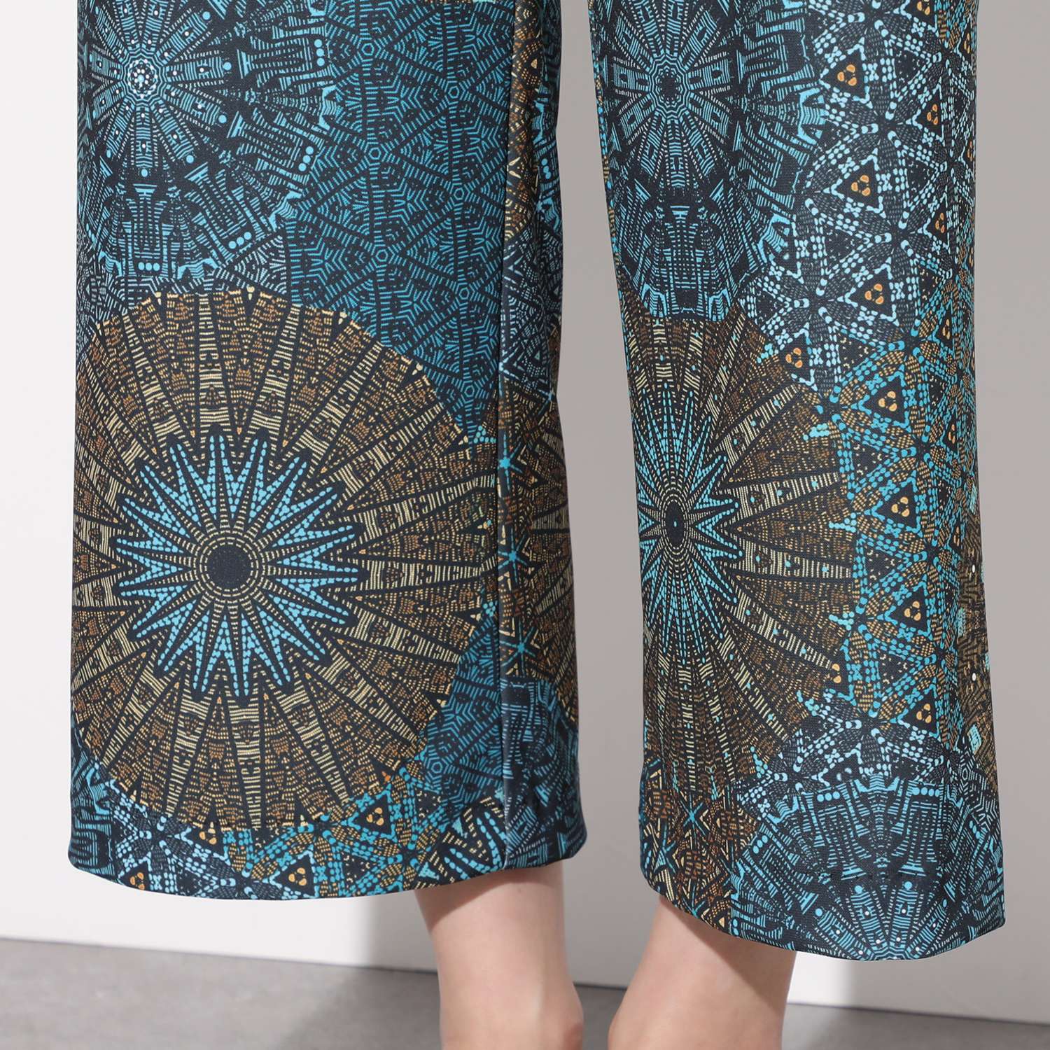 ピーツー 強撚スムース 転写プリント ワイドパンツ