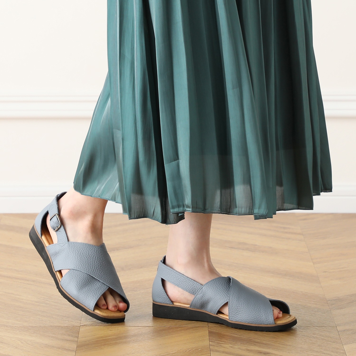 フィグリーノ 日本製牛革 柔らか仕立て 超軽量リラックスサンダル