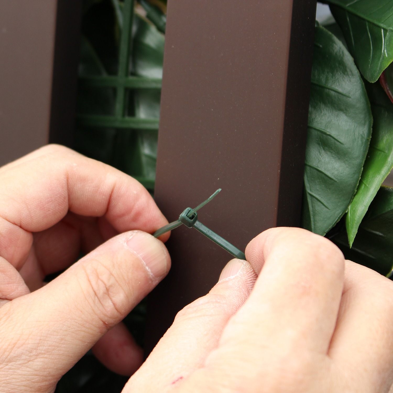 本物のように リアルに見える グリーンフェンス