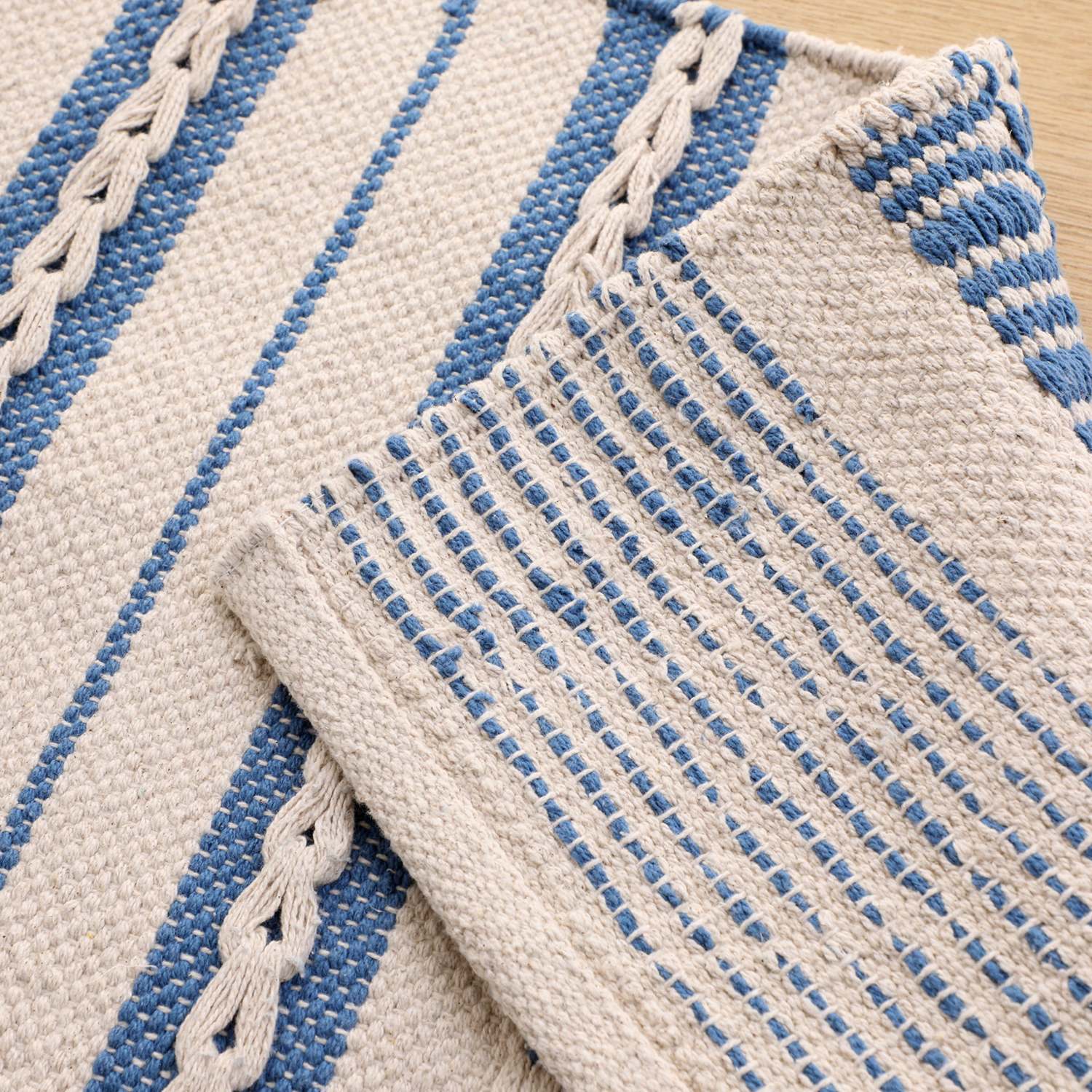 お部屋に個性をプラス！ 伝統的な手織り機で丁寧に織り上げた ハンドメイド コットン玄関マット 