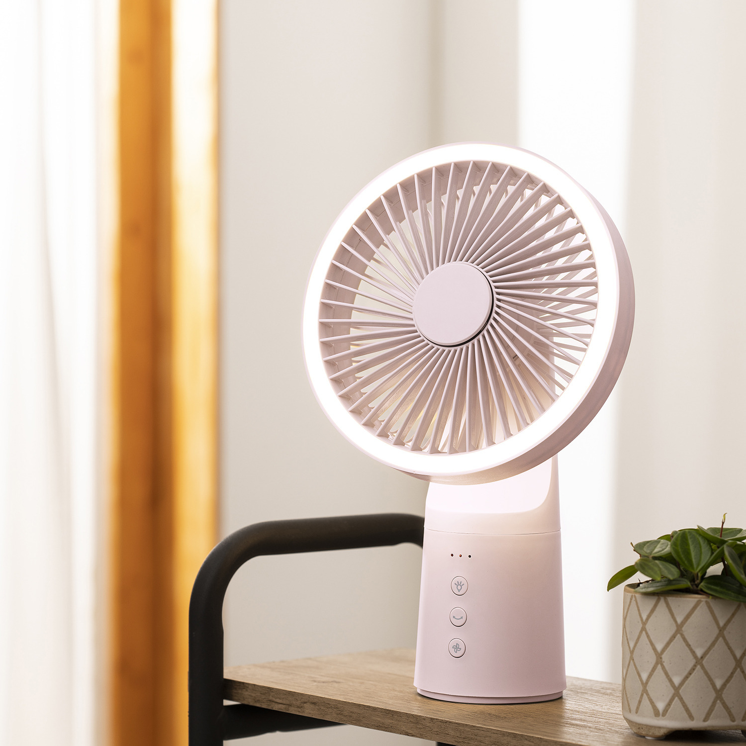 扇風機、ＬＥＤライト、モバイルバッテリー ３つの機能を融合！ 充電式　ＬＥＤ マルチポータブルファン ＤＦ−Ｔ２２３３