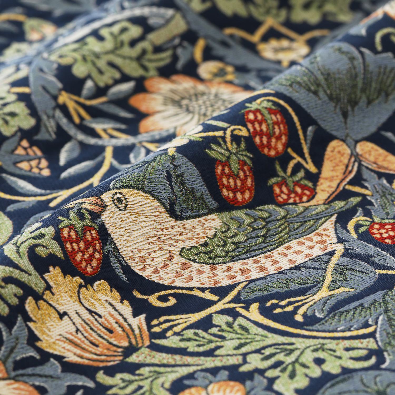 モリスデザインスタジオ “いちご泥棒” ジャガード織クッション