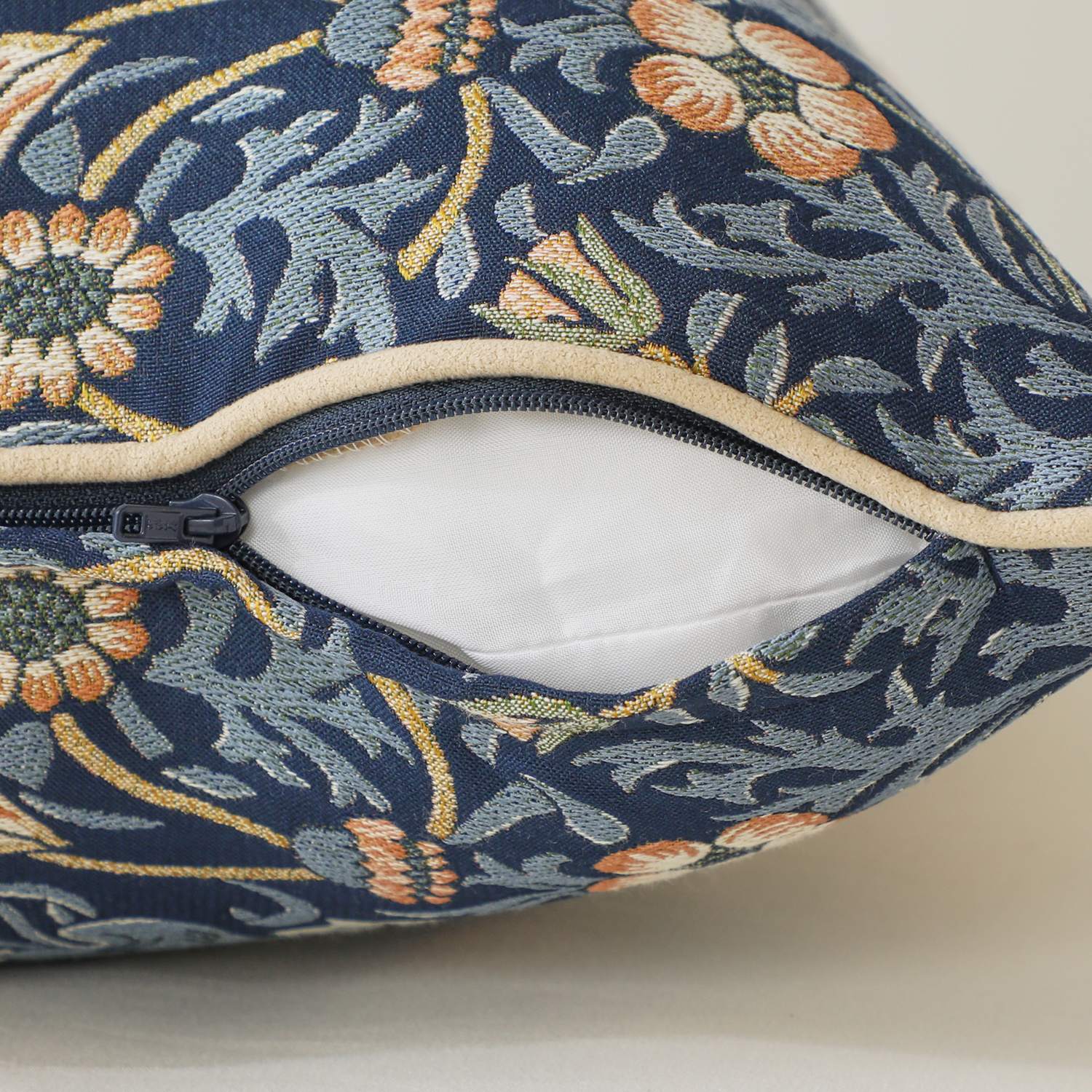 モリスデザインスタジオ “いちご泥棒” ジャガード織クッション