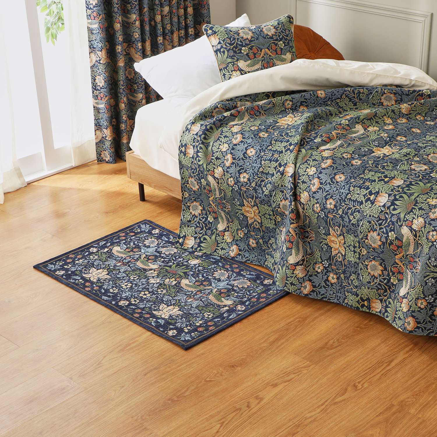 ＜６０×９０ｃｍ＞モリスデザインスタジオ “いちご泥棒” ベルギー製 ゴブラン織マット 