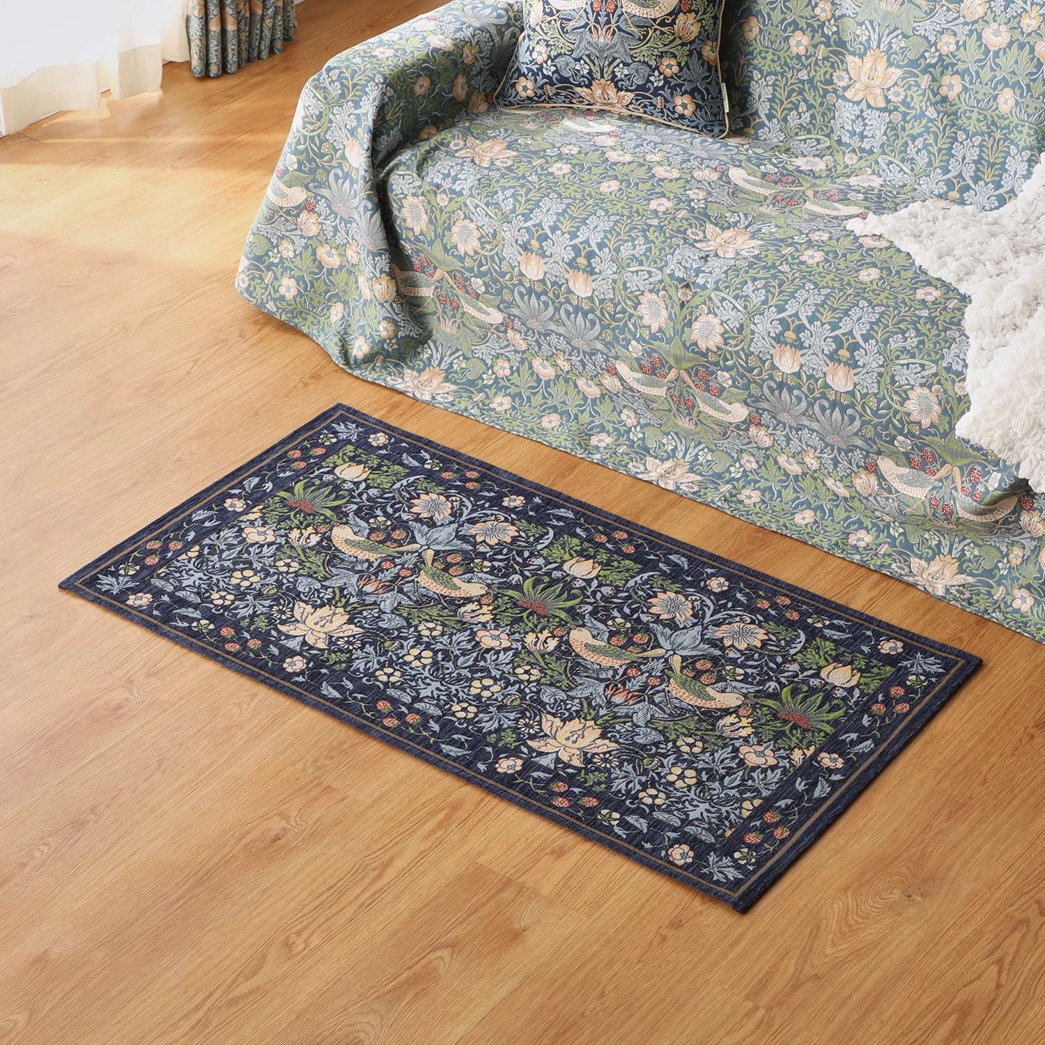 ＜６７×１２０ｃｍ＞モリスデザインスタジオ “いちご泥棒” ベルギー製 ゴブラン織マット 