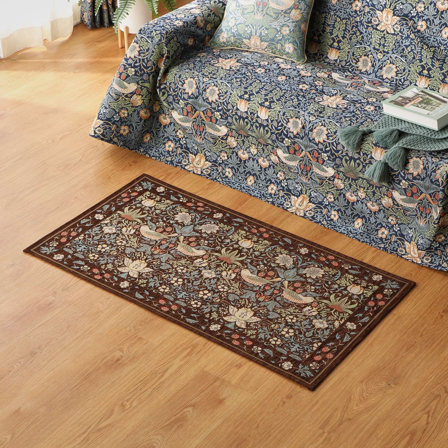 ＜６７×１２０ｃｍ＞モリスデザインスタジオ “いちご泥棒” ベルギー製 ゴブラン織マット 