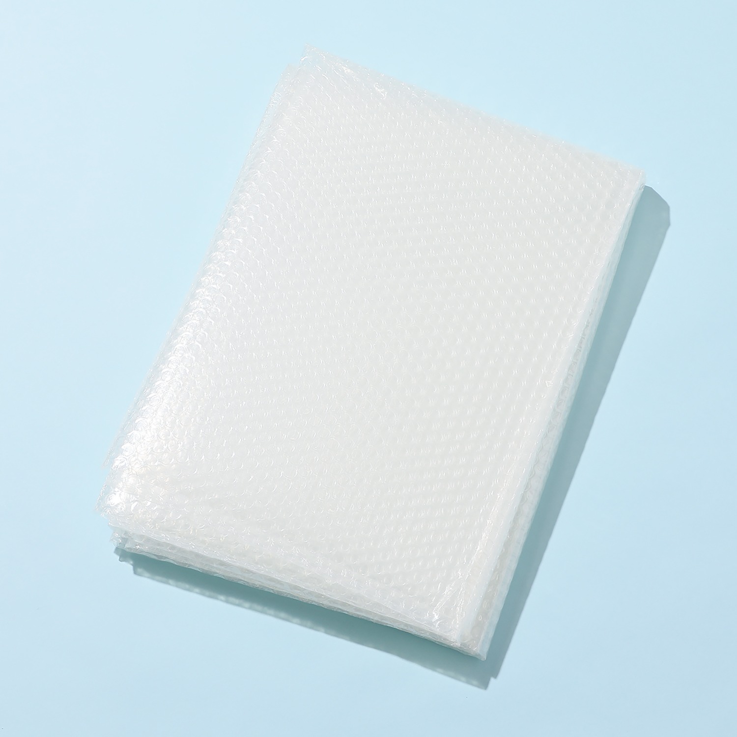 貼りやすく剥がれにくい 断熱＆結露を抑制！ 窓用断熱シート 外貼り用４枚セット