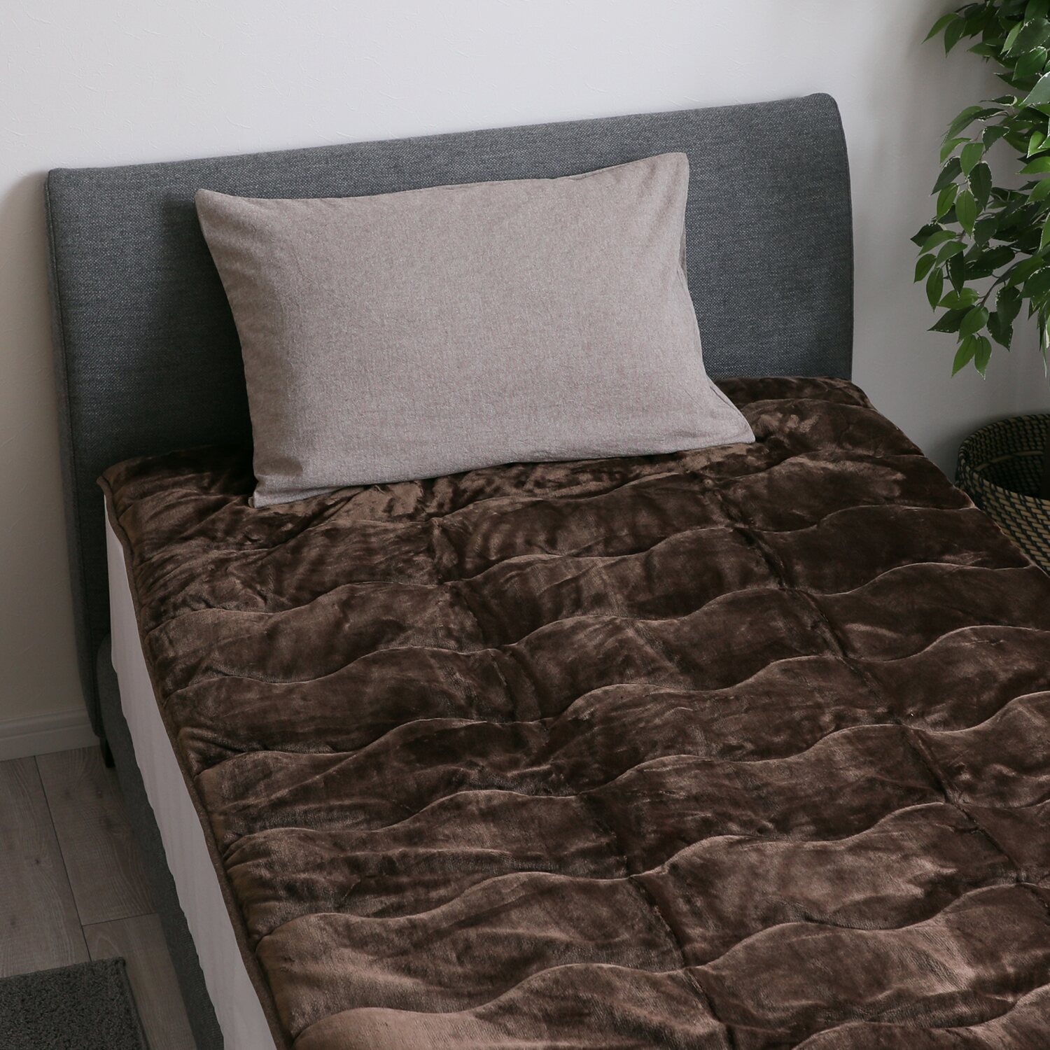 ＜セミダブル＞快眠博士 クレスカローレ 吸湿発熱 スーパーヒート敷きパッド 