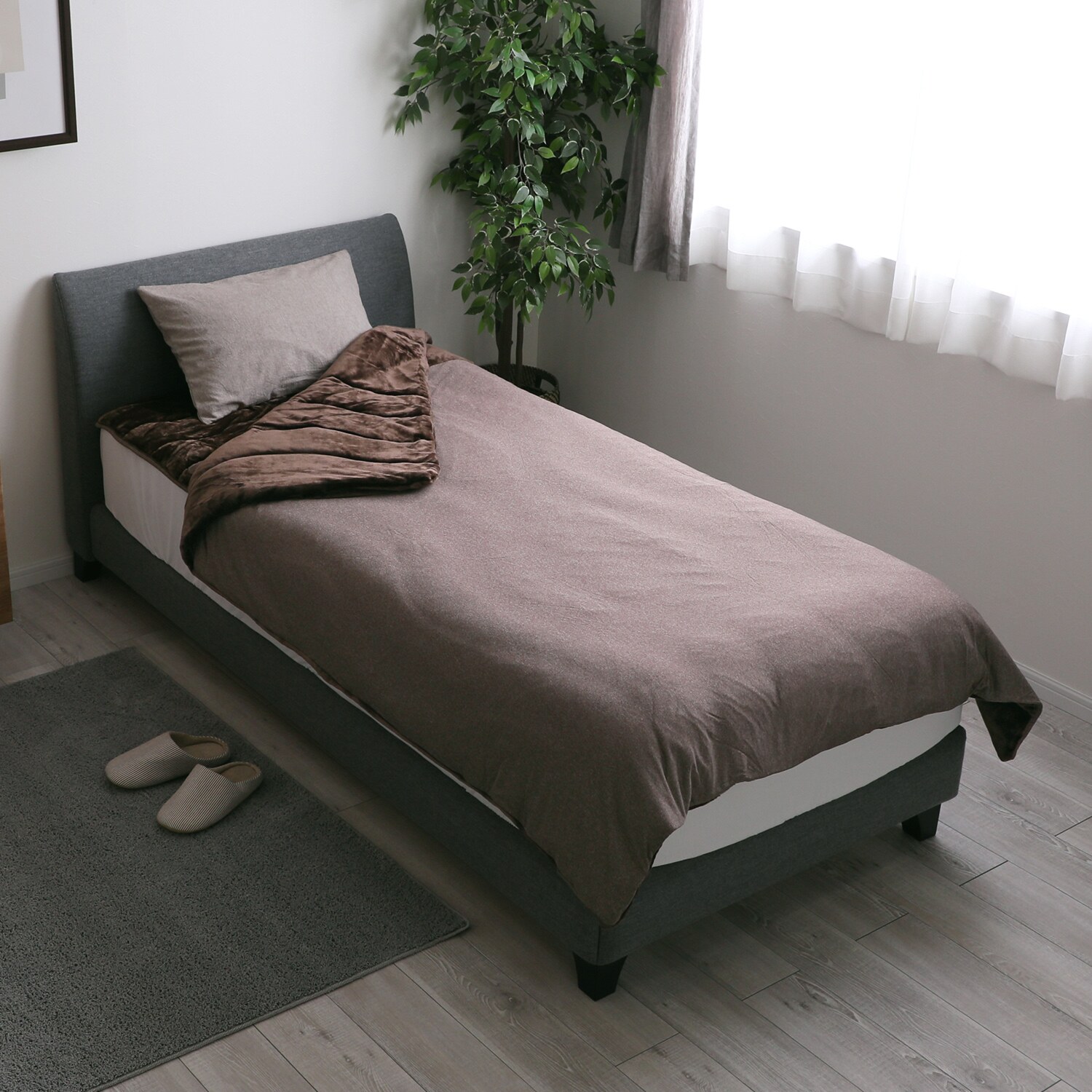 ＜クイーン＞快眠博士 クレスカローレ 吸湿発熱 スーパーヒート敷きパッド 