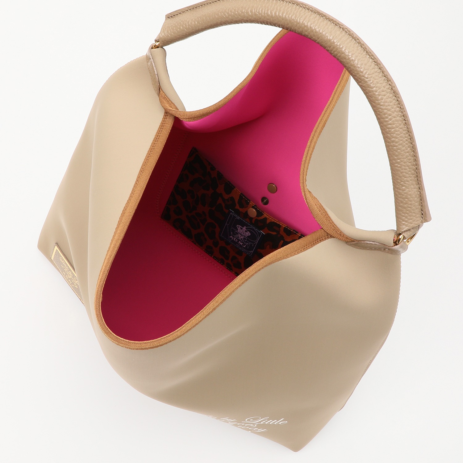 エーディーエムジェイ マジックライト ワンショルダーバッグ