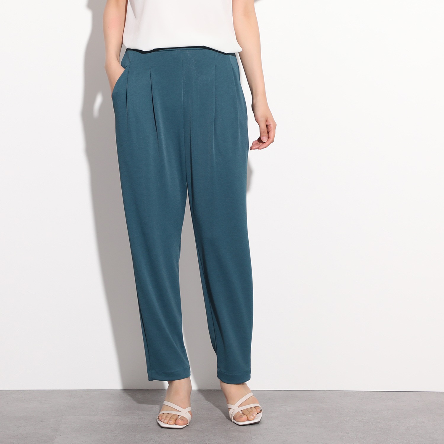 上質ごこち 冷感スムース タックテーパードパンツ